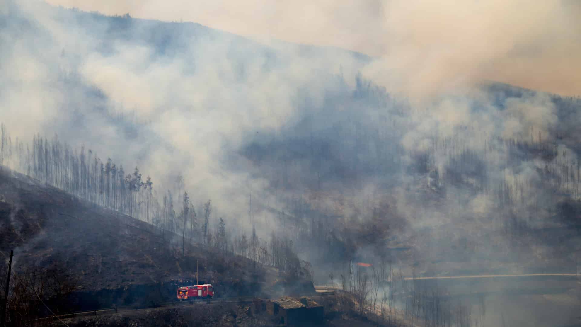 Incendie à Arganil sous "contrôle" et "surveillance" des opérationnels.