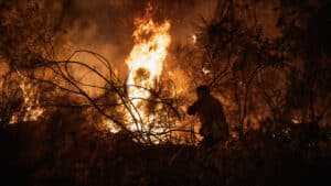 Incendie à Covilhã oblige au confinement de la population de Vale da Cerdeira.