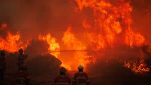Incendie à Sirarelhos réactivé avec plus de 100 hommes dans le combat