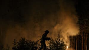 Incendies. Trois pompiers blessés dans la lutte contre les flammes à Sabrosa.