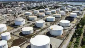 La cotation du Brent pour livraison en octobre baisse de 0,73% à 68,12 dollars.