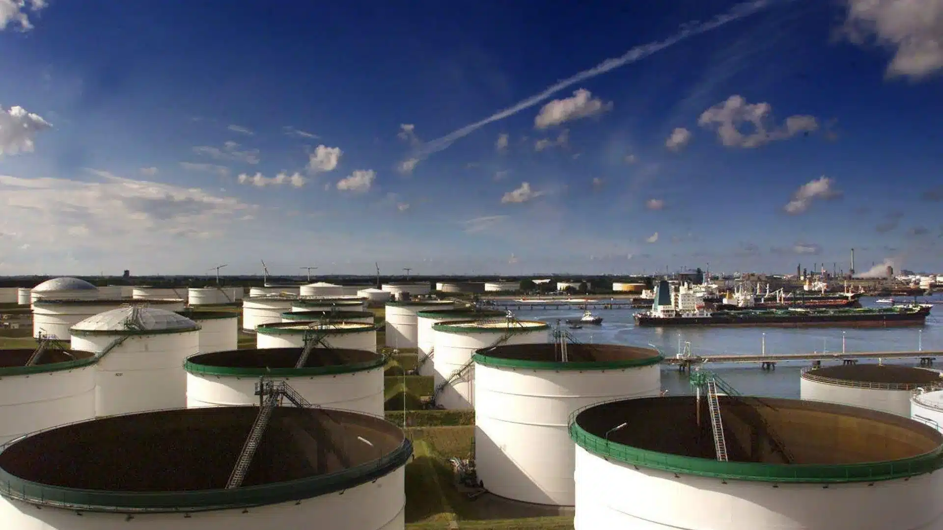 La cotation du Brent pour livraison en octobre baisse de 2,23 % à 67,22 dollars.