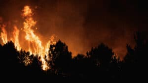 La mairie avertit que le feu à Covilhã "est très incontrôlé".