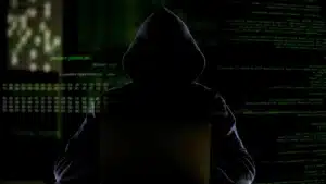 La PJ arrête sept personnes pour 'sextorsion'. Le crime a rapporté des milliers d'euros.