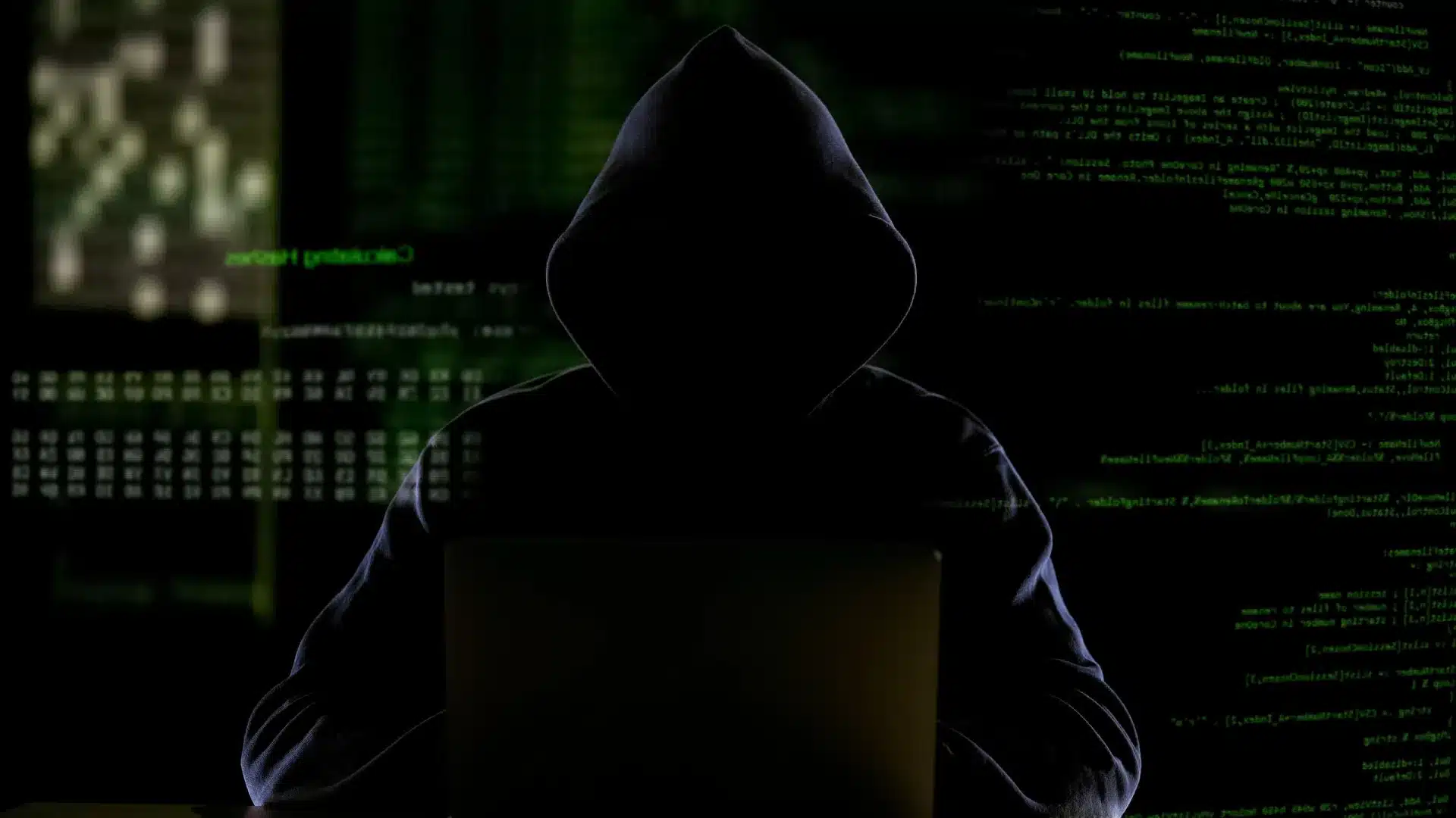 La PJ arrête sept personnes pour 'sextorsion'. Le crime a rapporté des milliers d'euros.