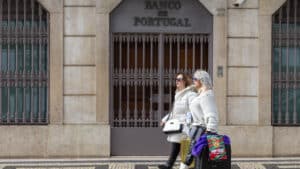 La rentabilité bancaire a diminué en raison de la baisse des taux d'intérêt.