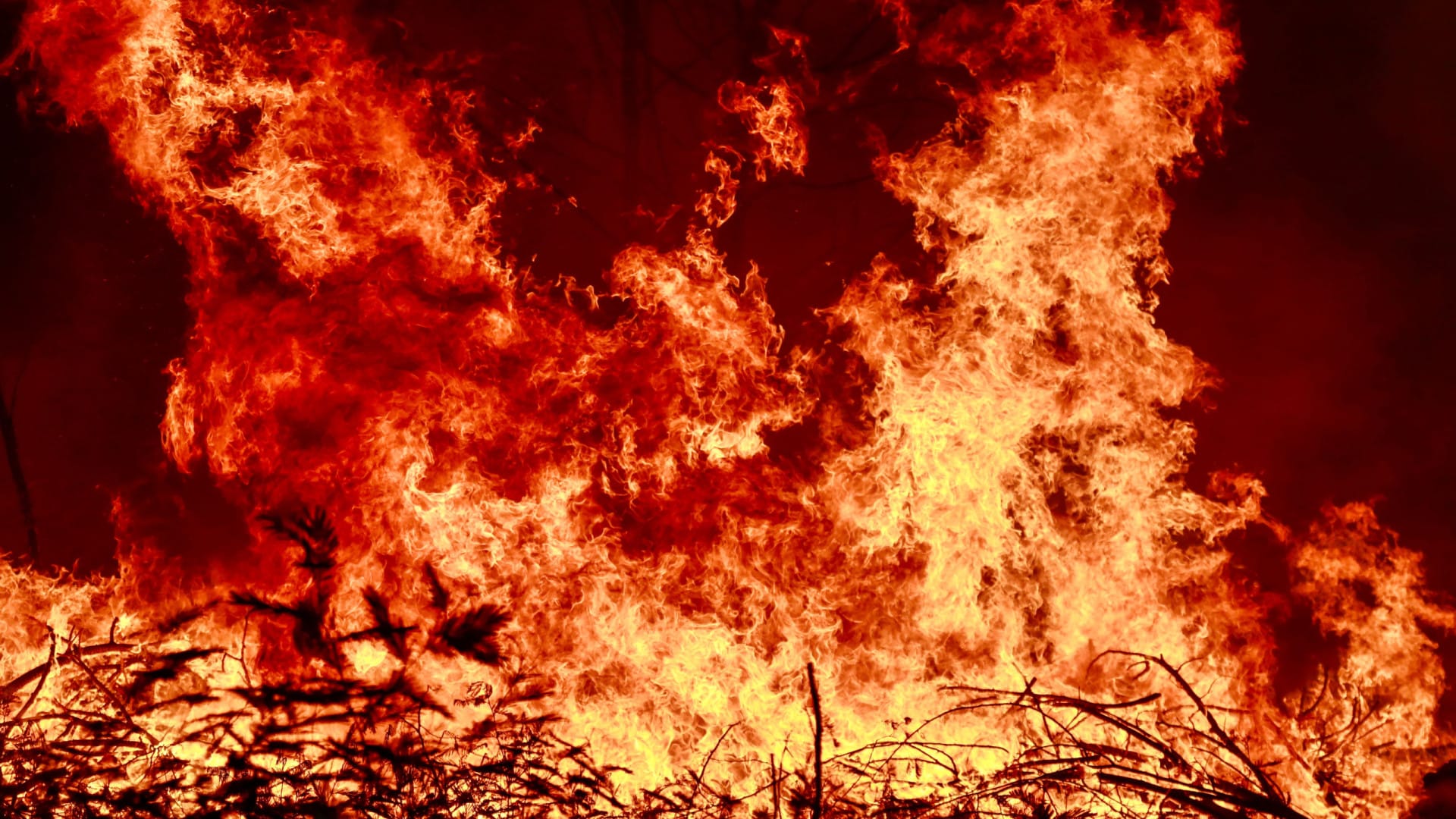 La situation à Fundão est "très instable", l'incendie est loin d'être maîtrisé.
