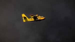 La société qui exploite les 'Canadair' dit travailler à rétablir les 2 avions.