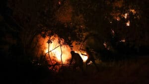 L'armée a déjà mobilisé plus de 3 200 militaires pour combattre les incendies.