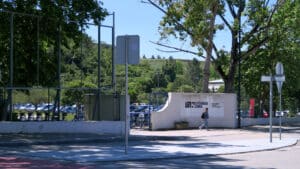 Le coût du logement et le manque de soutien éloignent les étudiants du supérieur.