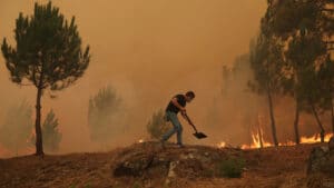Le front de feu à Arganil en danger d'atteindre Pampilhosa da Serra.
