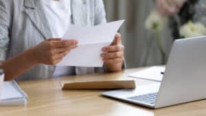 Le gouvernement va modifier le télétravail : Il envisage de le rendre plus facile à refuser.