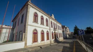 Le président de Tabuaço maintient la route municipale fermée pour des raisons de sécurité.