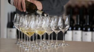 Le prix du vin pourrait augmenter de 30 % pour le consommateur.