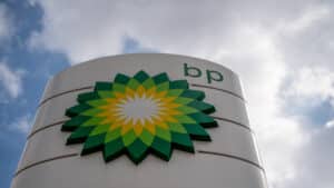 Les bénéfices de la compagnie pétrolière BP augmentent de 8,5 % pour atteindre 2 663 millions au premier semestre.