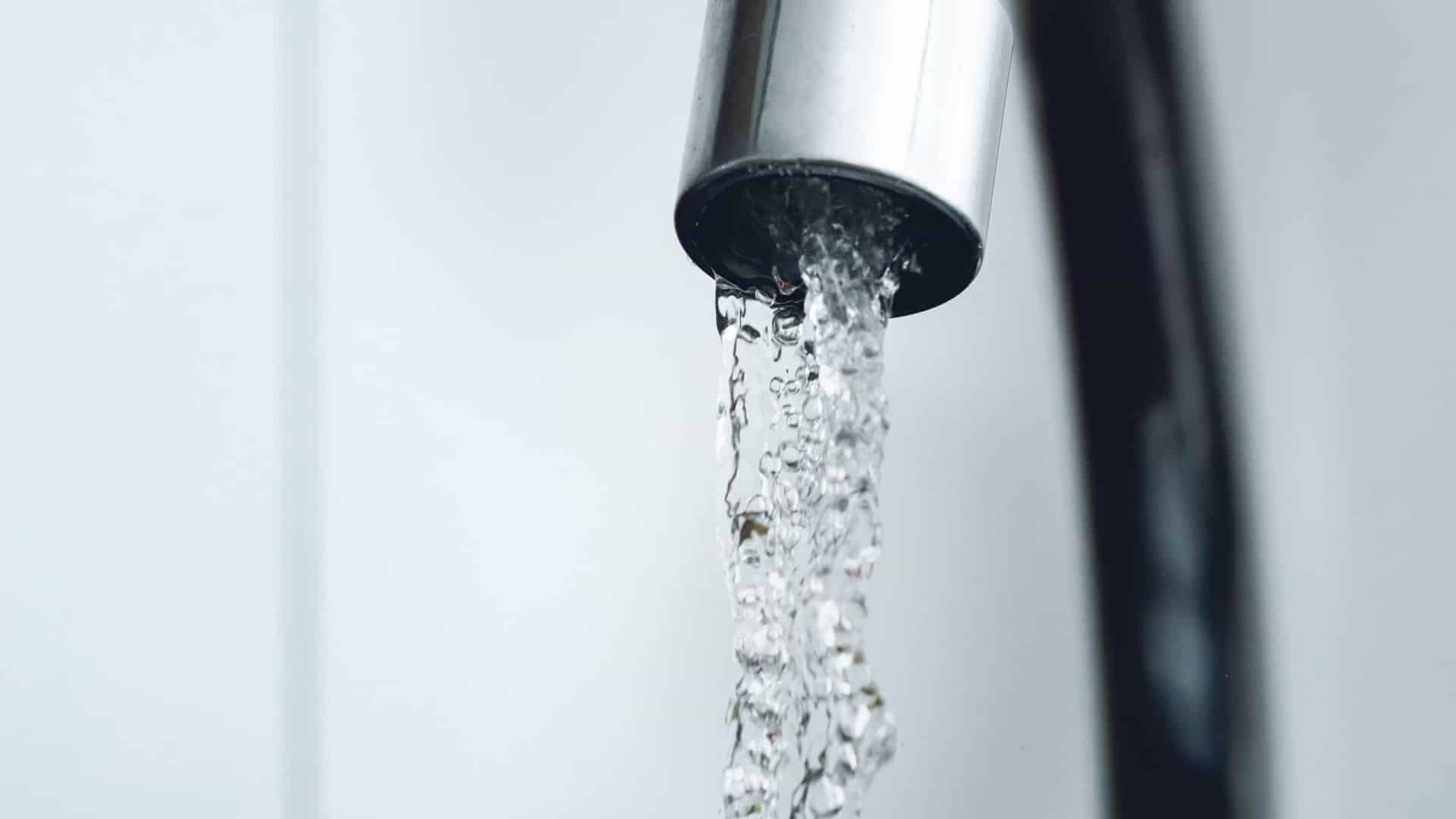 Les familles nombreuses désavantagées par la facture d'eau font appel au gouvernement.