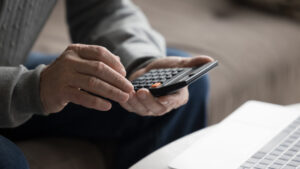 Les pensions de la Sécurité sociale arrivent aujourd'hui sur le compte (avec un 'bonus' de l'impôt sur le revenu).