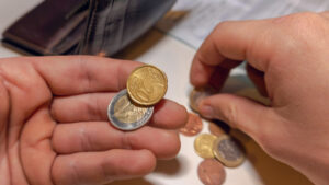 Les rémunérations réelles des travailleurs (seulement) augmentent de 3,7 % : Pourquoi ?