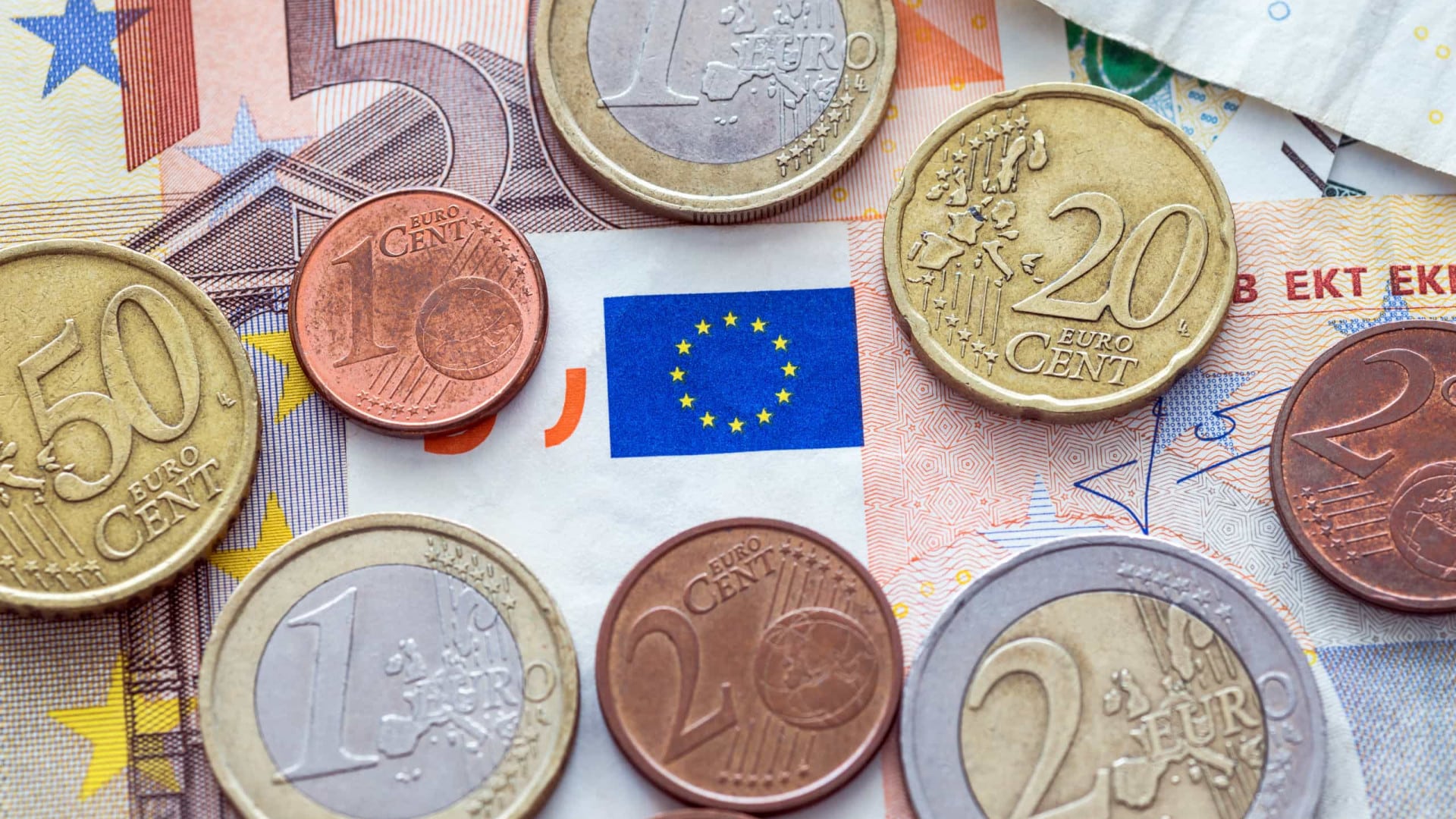Les taux d'intérêt de la dette du Portugal recommencent à baisser à tous les horizons.