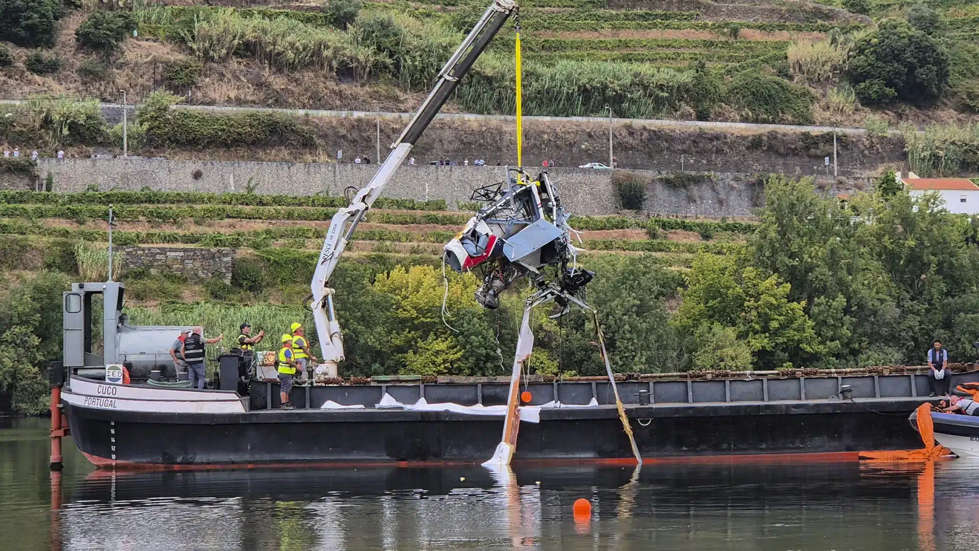 L'hélicoptère qui s'est écrasé dans le Douro a violé l'altitude minimale et s'est écarté de la route.