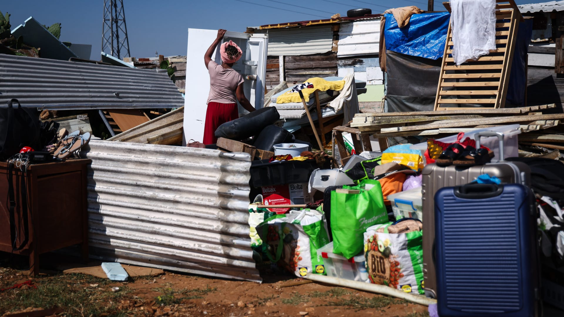 Loures a remis une contestation à la suspension des démolitions sur le talus.