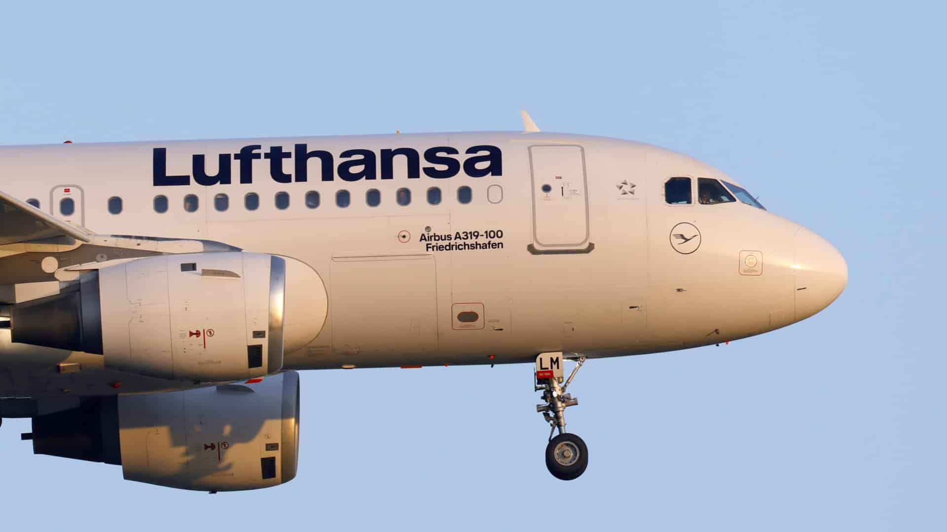 Lufthansa est passée de pertes à un bénéfice de 127 millions au 1er semestre.