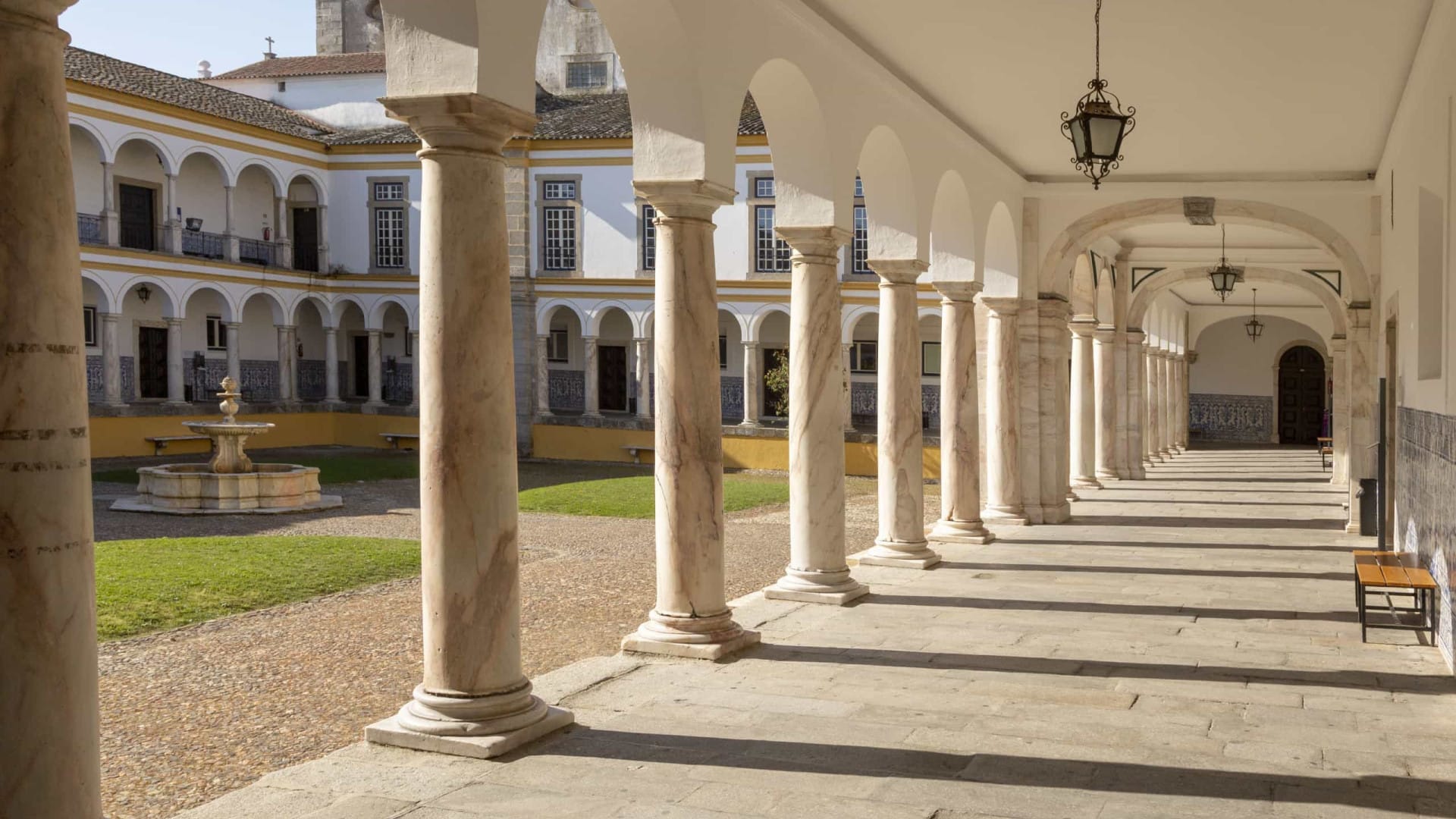 L'Université d'Évora propose une étude sur la diminution des candidats.