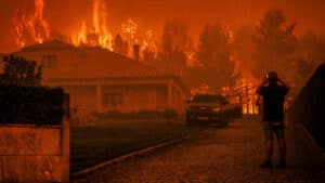 Malgré les 4 jours d'efforts, il n'a pas été possible de contenir les incendies.
