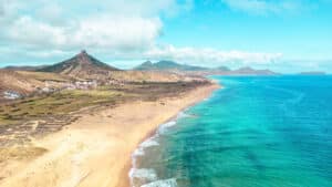 Mineurs en coma éthylique sur la plage de Porto Santo. L'affaire suit son cours au MP.