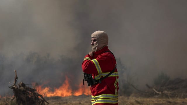 Situação de alerta devido aos incêndios prolongada até sexta-feira