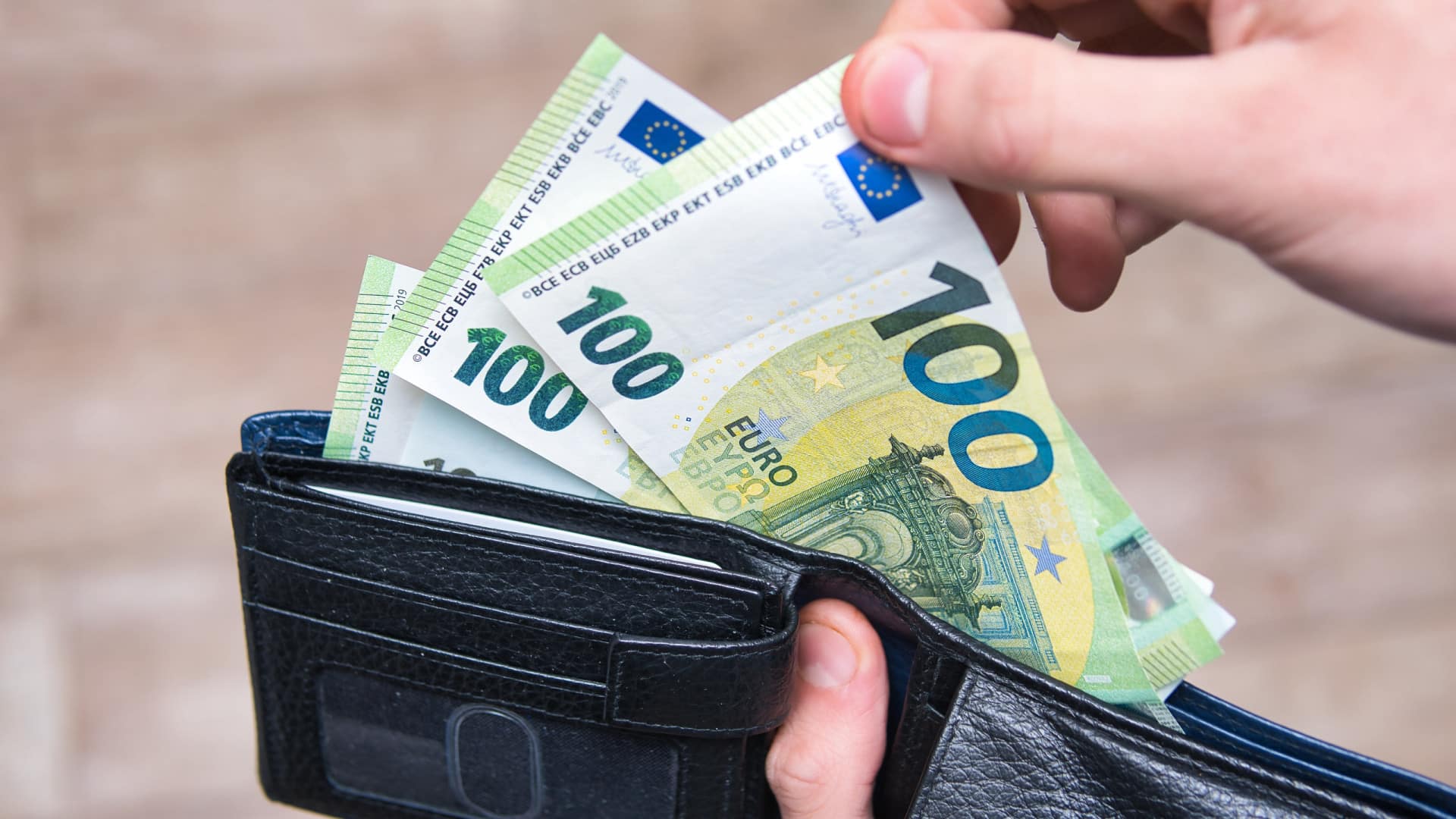N'oublie pas que le salaire est différent ce mois-ci : Savoir à quoi s'attendre