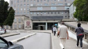 Nouveau système robotique pour chirurgie de la colonne vertébrale à l'Hôpital de São João