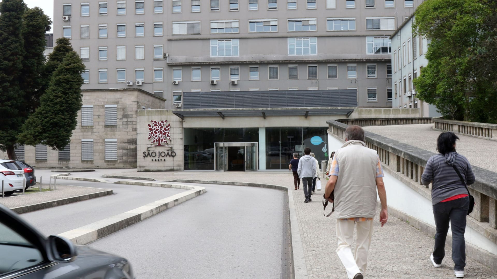 Nouveau système robotique pour chirurgie de la colonne vertébrale à l'Hôpital de São João