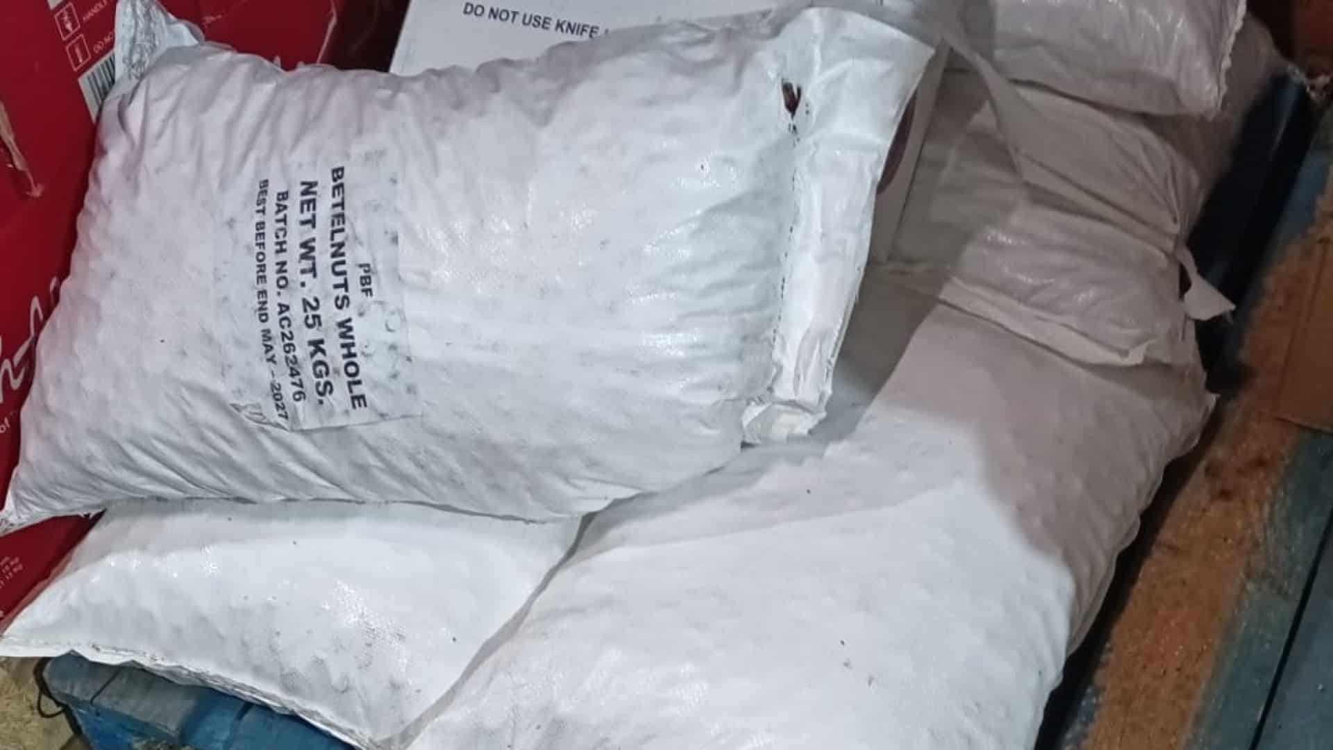 Saisie de 350 kg de noix d'arec. Elles contenaient la "substance psychoactive arécoline".