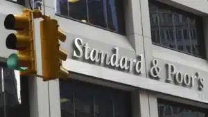 S&P augmente la note du Portugal à 'A+'.