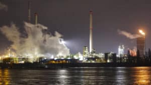 Thyssenkrupp réduit ses prévisions annuelles après avoir aggravé les pertes au troisième trimestre.