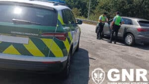 Trois personnes arrêtées pour séjour illégal. Elles travaillaient dans une "exploitation agricole".