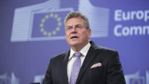 UE et États-Unis concluent un accord commercial : "Stabilité et prévisibilité".