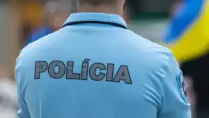 Un homme qui s'était barricadé chez lui après avoir tiré sur son beau-frère s'est déjà rendu.