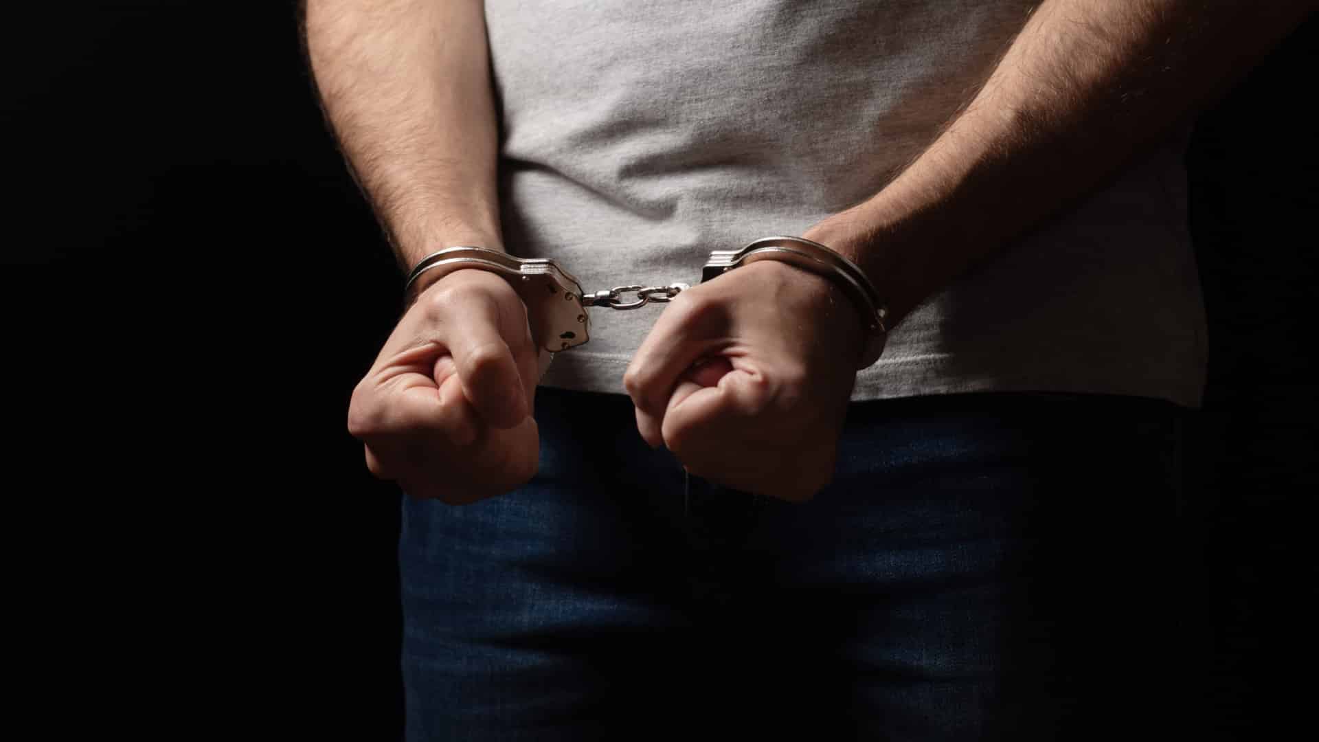 Un suspect arrêté pour avoir allumé un incendie dans une zone forestière de Chaves.