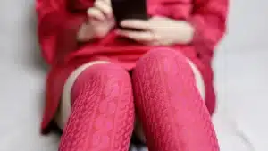Une femme séduisait et extorquait sur les réseaux sociaux. PJ lui a attrapé un demi-million