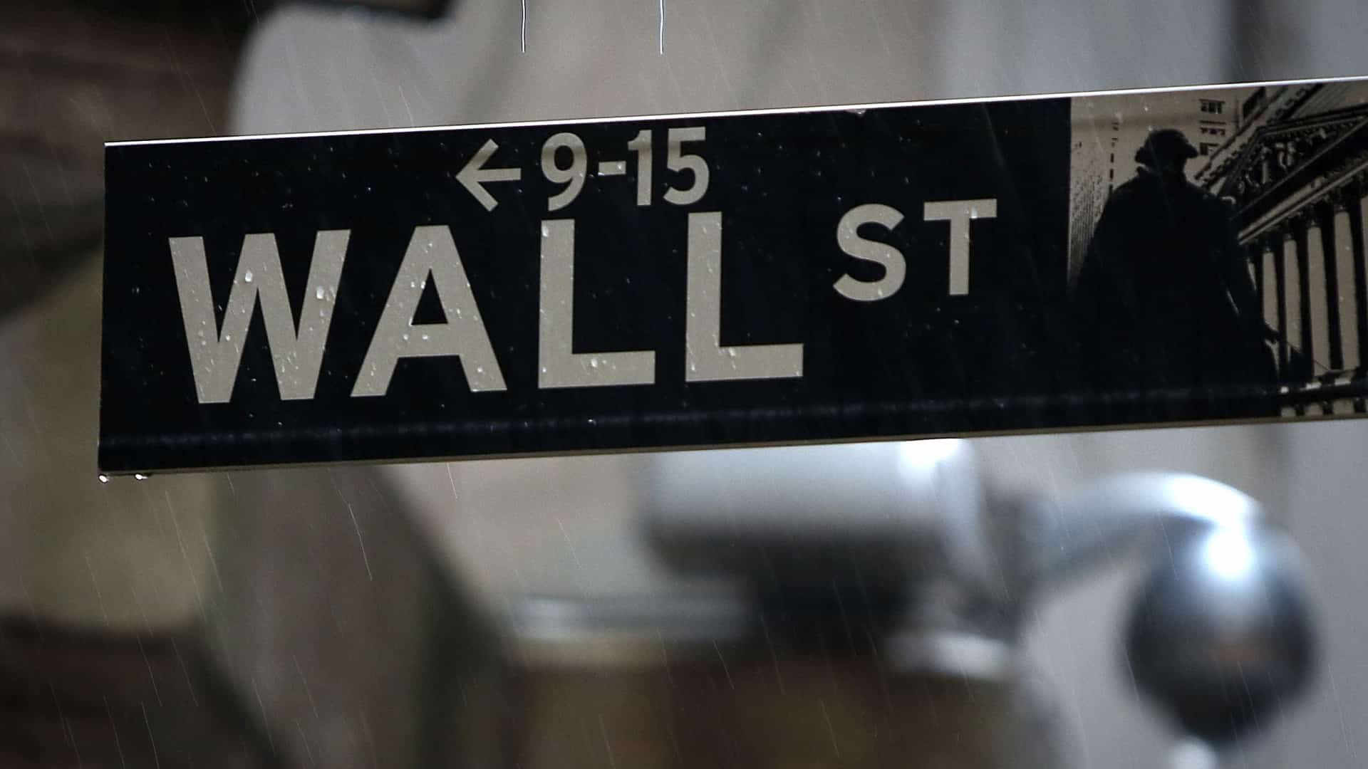 Wall Street clôture en baisse en attendant des indicateurs sur les États-Unis.