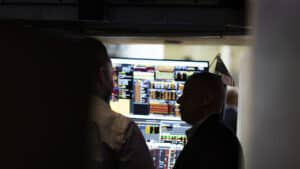 Wall Street commence la semaine en territoire négatif