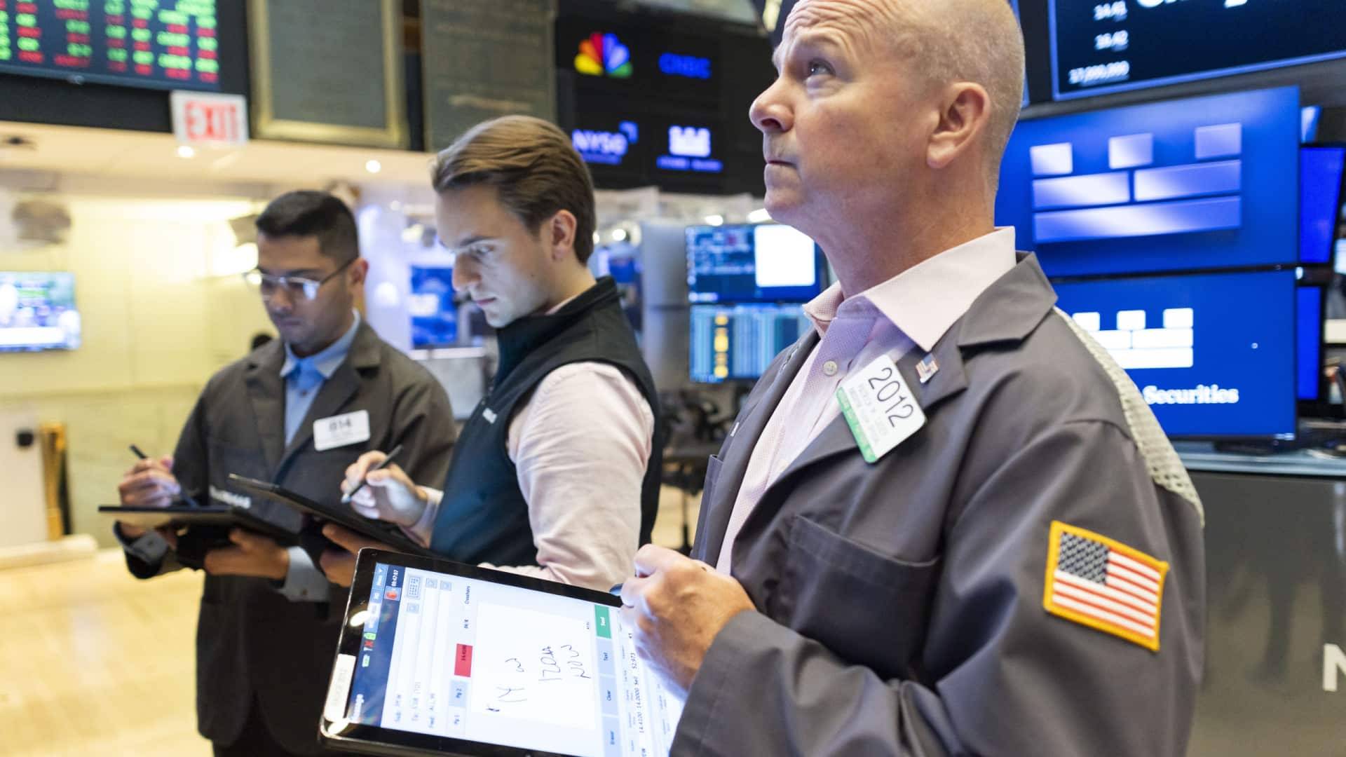 Wall Street pratiquement inchangé le jour de la rencontre entre Trump et Poutine