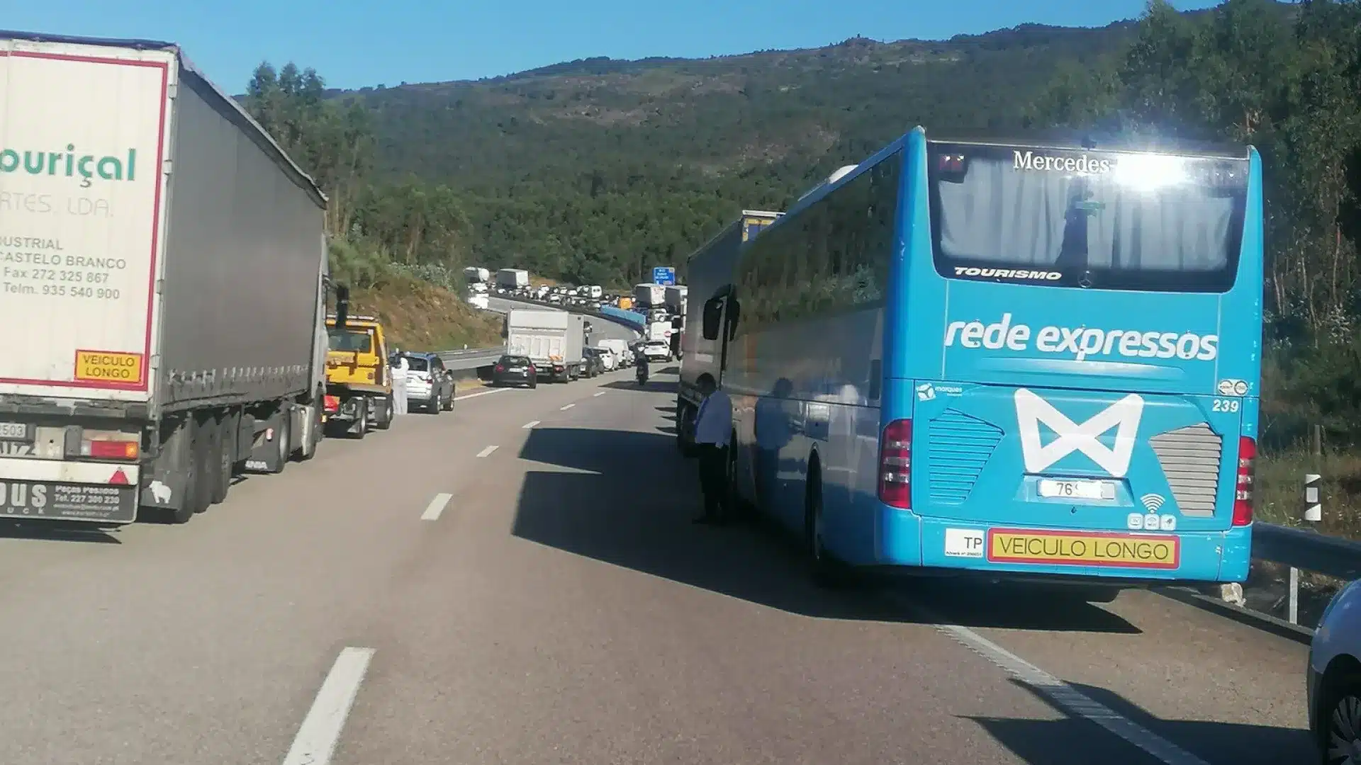 A25 rouverte à la circulation à Celorico da Beira après le renversement d'une voiture.