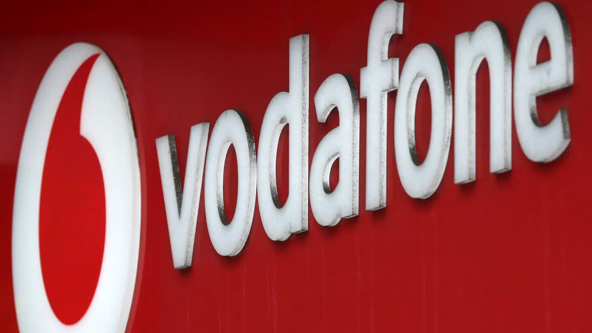 Anacom applique une amende de 85 000 euros à Vodafone pour violation des règles.