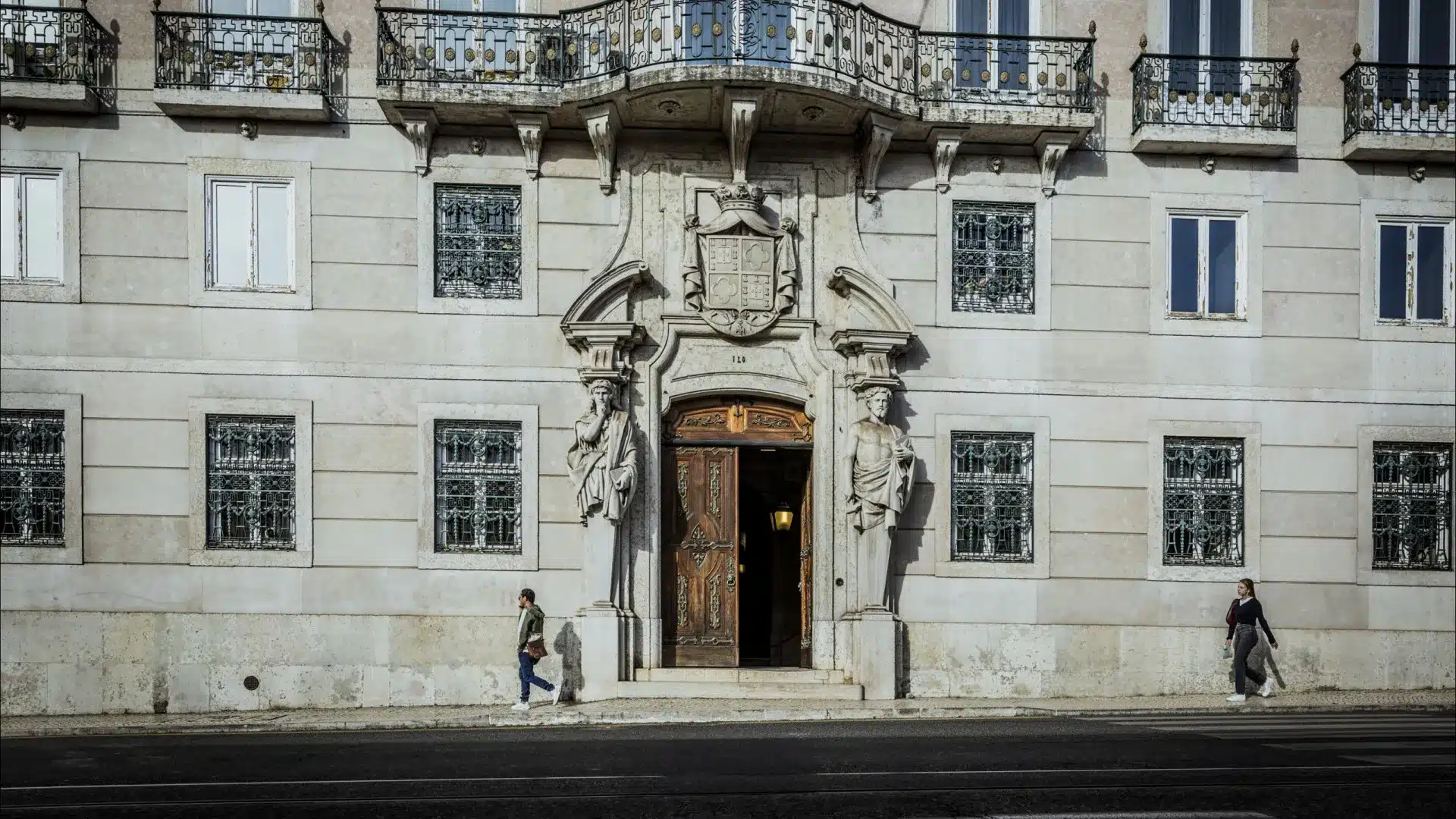 Ancien huissier à Vila Viçosa accusé de léser l'État de 181 000 €.