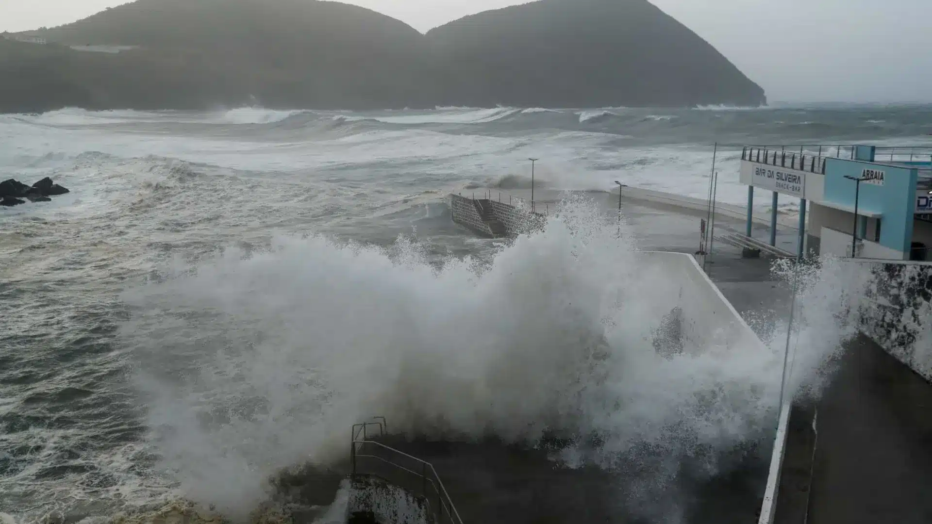 Après tout, Gabrielle doit atteindre les Açores à partir de jeudi.