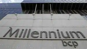 BCP anticipe le remboursement de 500 millions d'euros de dette.