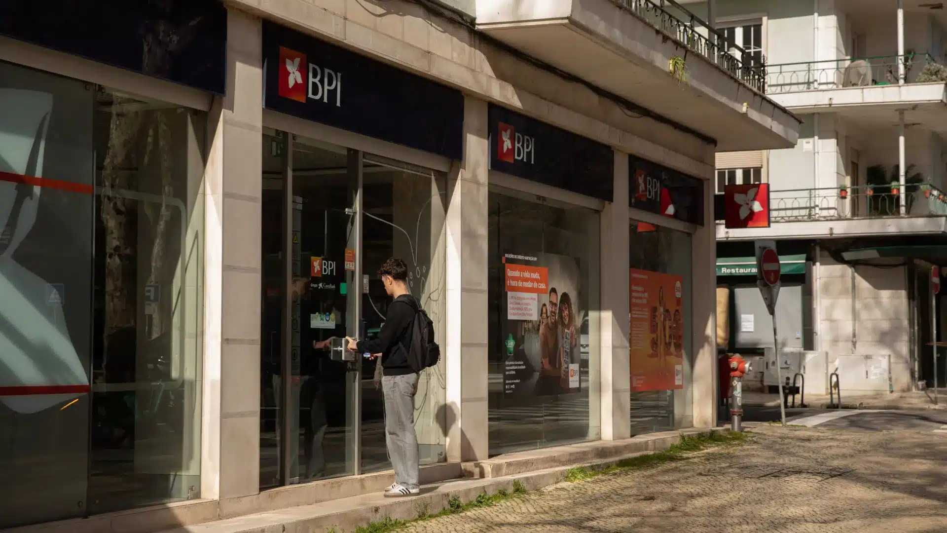BPI encaisse 103 millions avec la vente de 14,75 % de la Banque de Développement d'Angola.